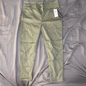 Tinseltown NWT Olive capri pants size 11 juniors